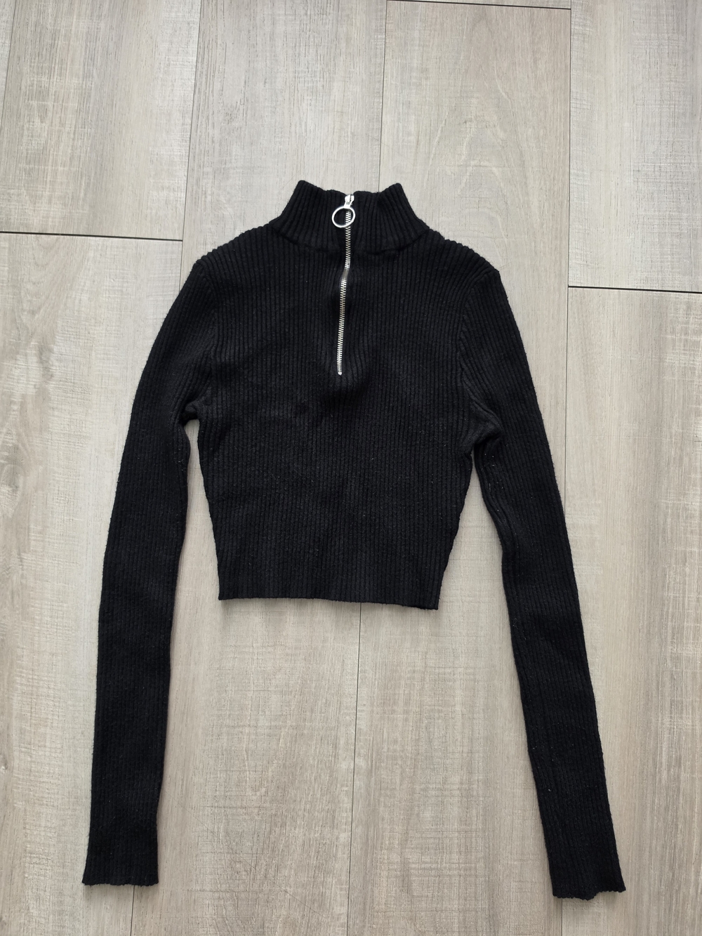 Love Tree Black Ribbed Zip-Up Mock Neck Crop Top - Picture 3 of 6